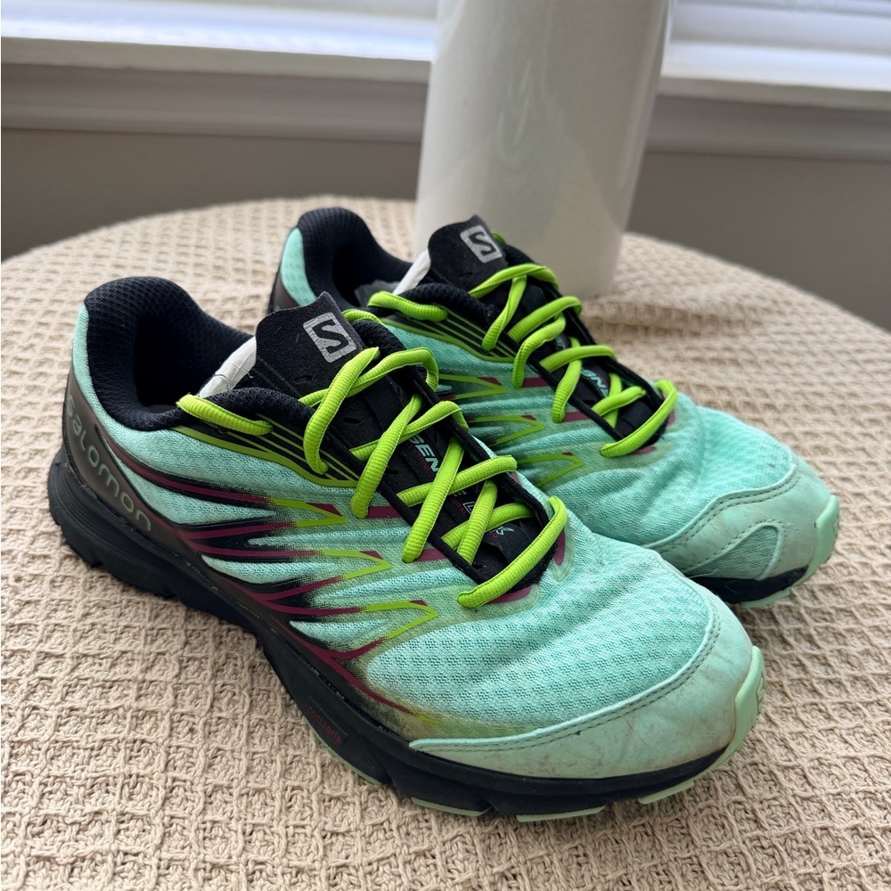 Salomon Women’s Mint Green and Black Trail Running Shoes with Lime Laces - Picture 2 of 6